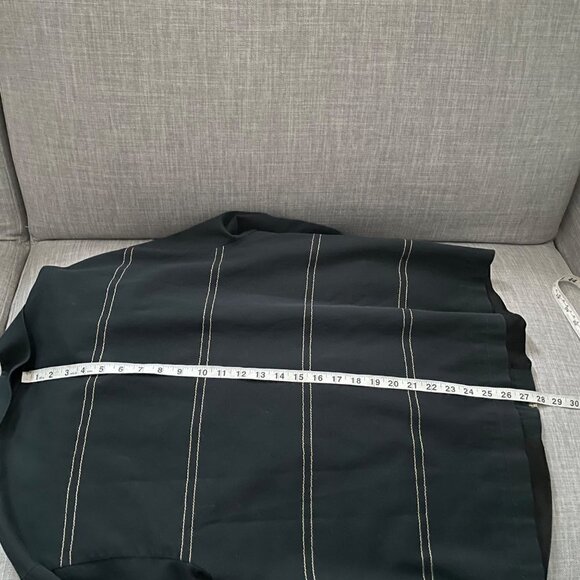 St. John Sport Dark Navy Toggle Up Jacket Size Petite 2P Classic Gold Hardware - Picture 8 of 8